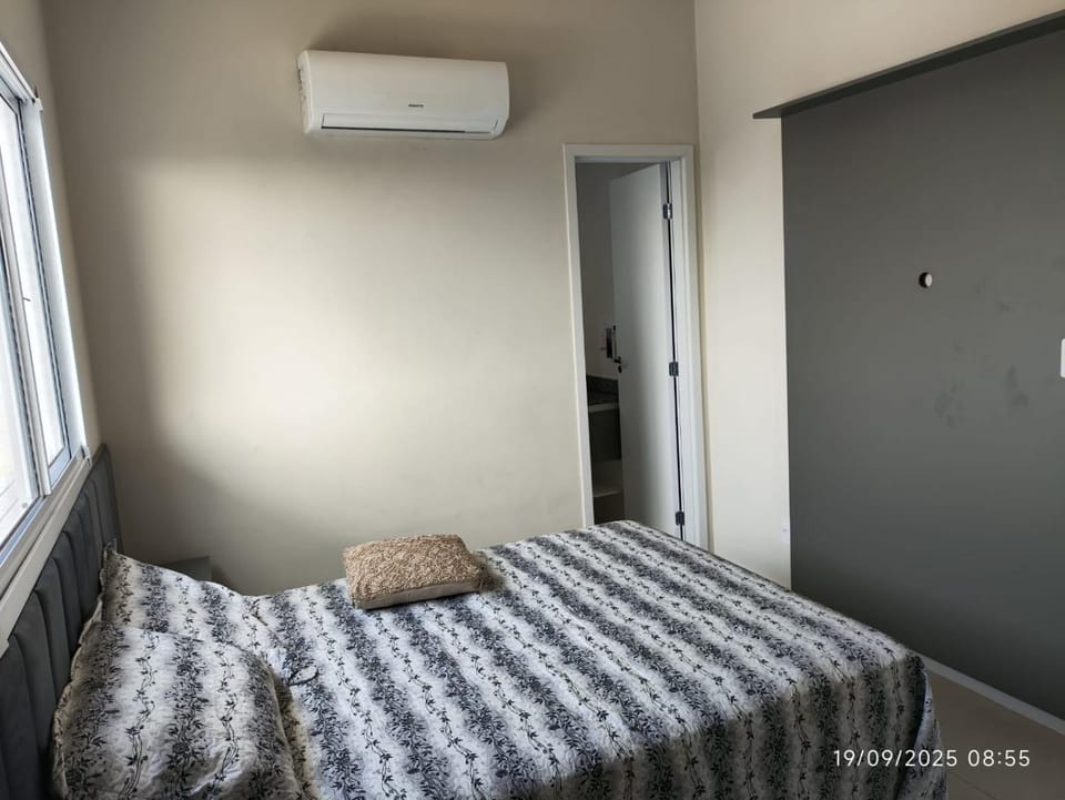 Bed, Photo of the whole room, Bedroom, air conditioner