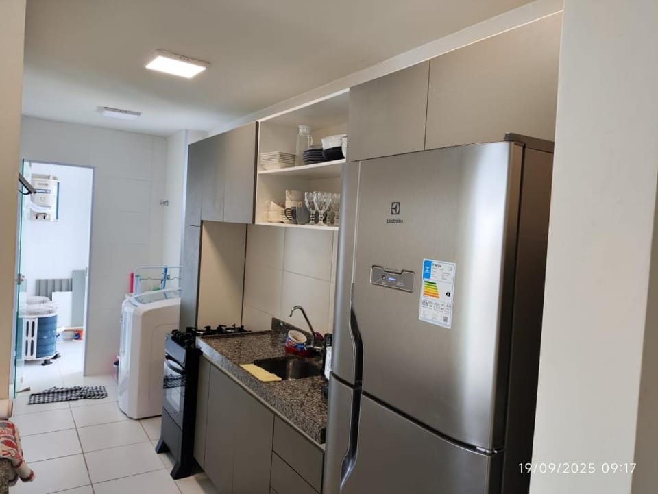 Kitchen or kitchenette, minibar, oven, stove