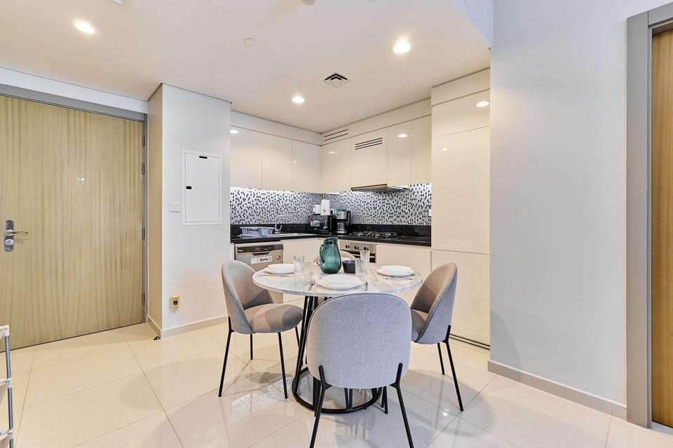 Elegant 2BR Apartment Heart of Business Bay High Floor Apartment in Dubai