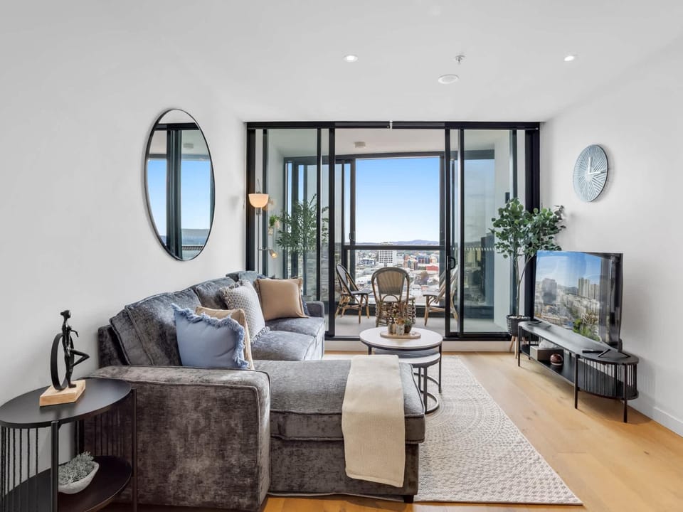 Premium 2BR Valley Stay Parking Free Apartment in Brisbane