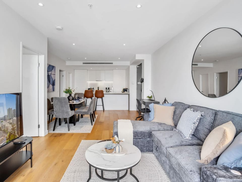 Premium 2BR Valley Stay Parking Free Apartment in Brisbane