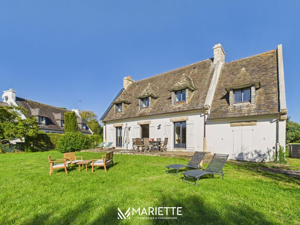 Property building, Facade/entrance, Off site