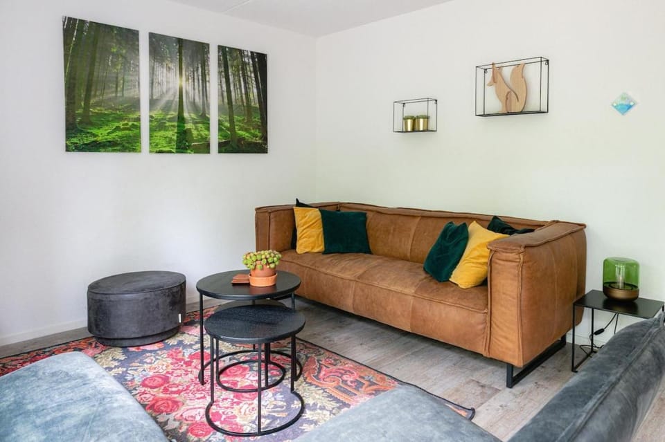 Heerlijk vakantiehuis met bosrijke tuin House in Biddinghuizen