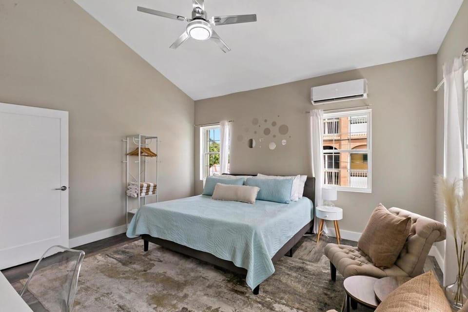 Seating area, Bedroom