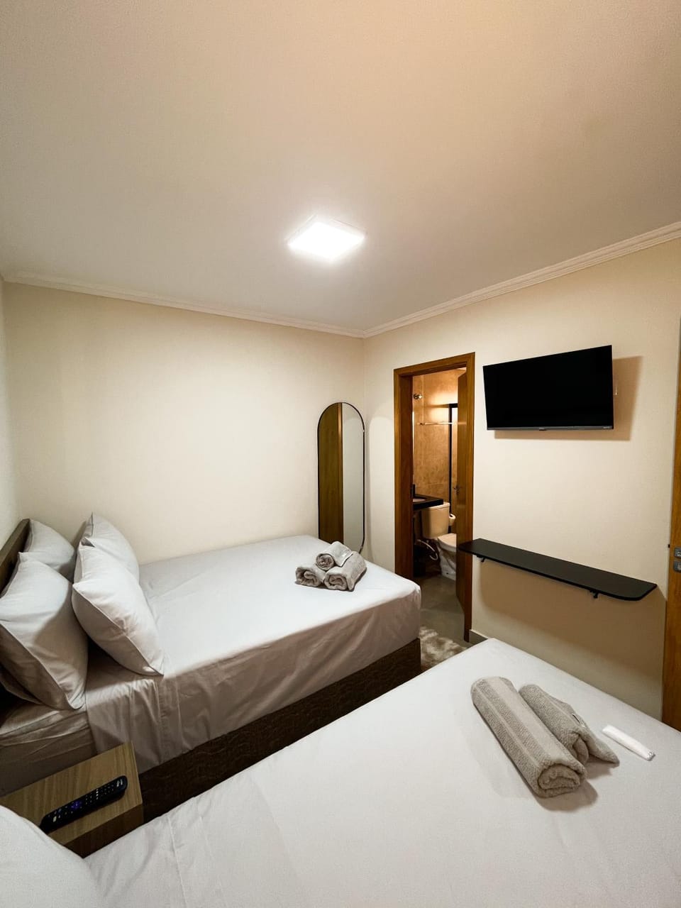 Apto - 1 Quarto Novo | Próx. Hospital Regional | Shopping | Climatizado | Estacionamento Gratis Apartment in State of São Paulo