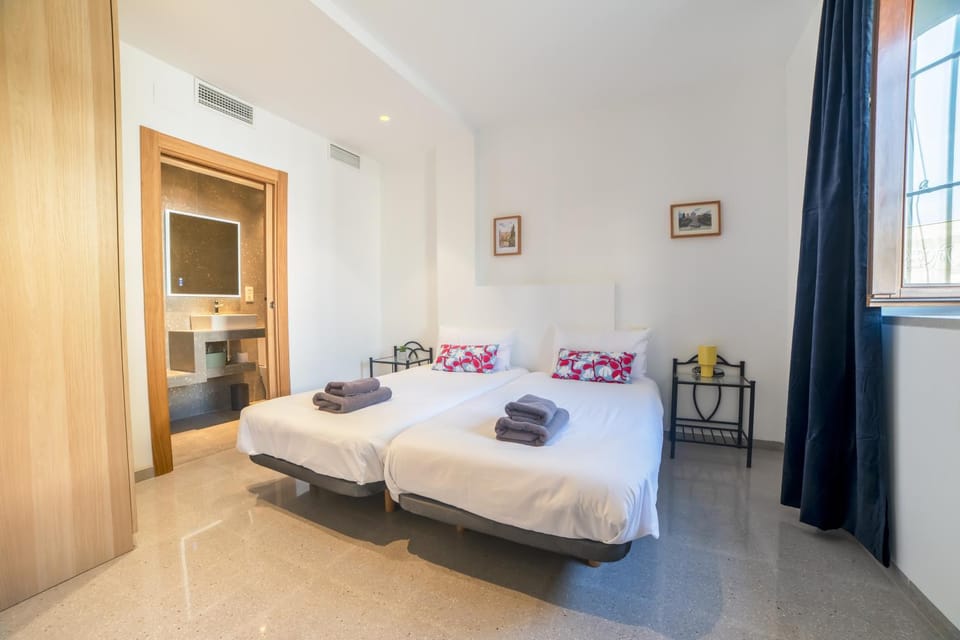 Trendy Homes San Nicolás Albaicín House in Granada