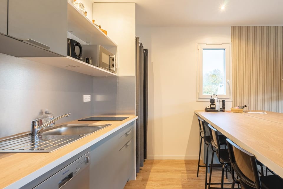 Kitchen or kitchenette, Living room
