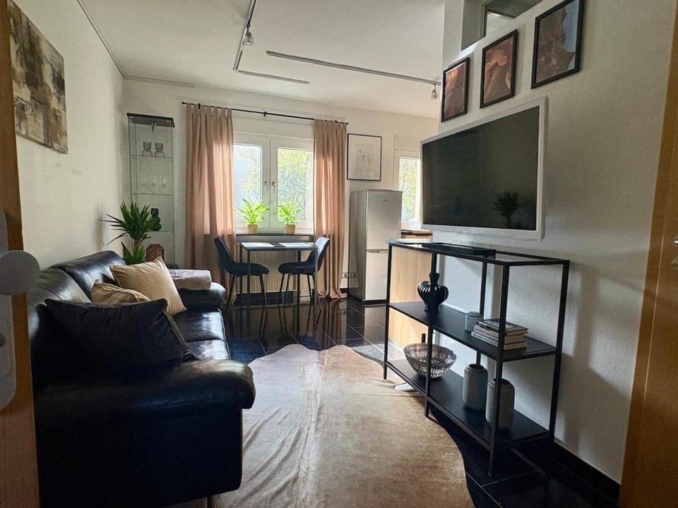 Communal lounge/ TV room, TV and multimedia, Living room, Seating area, Dining area, Evening entertainment