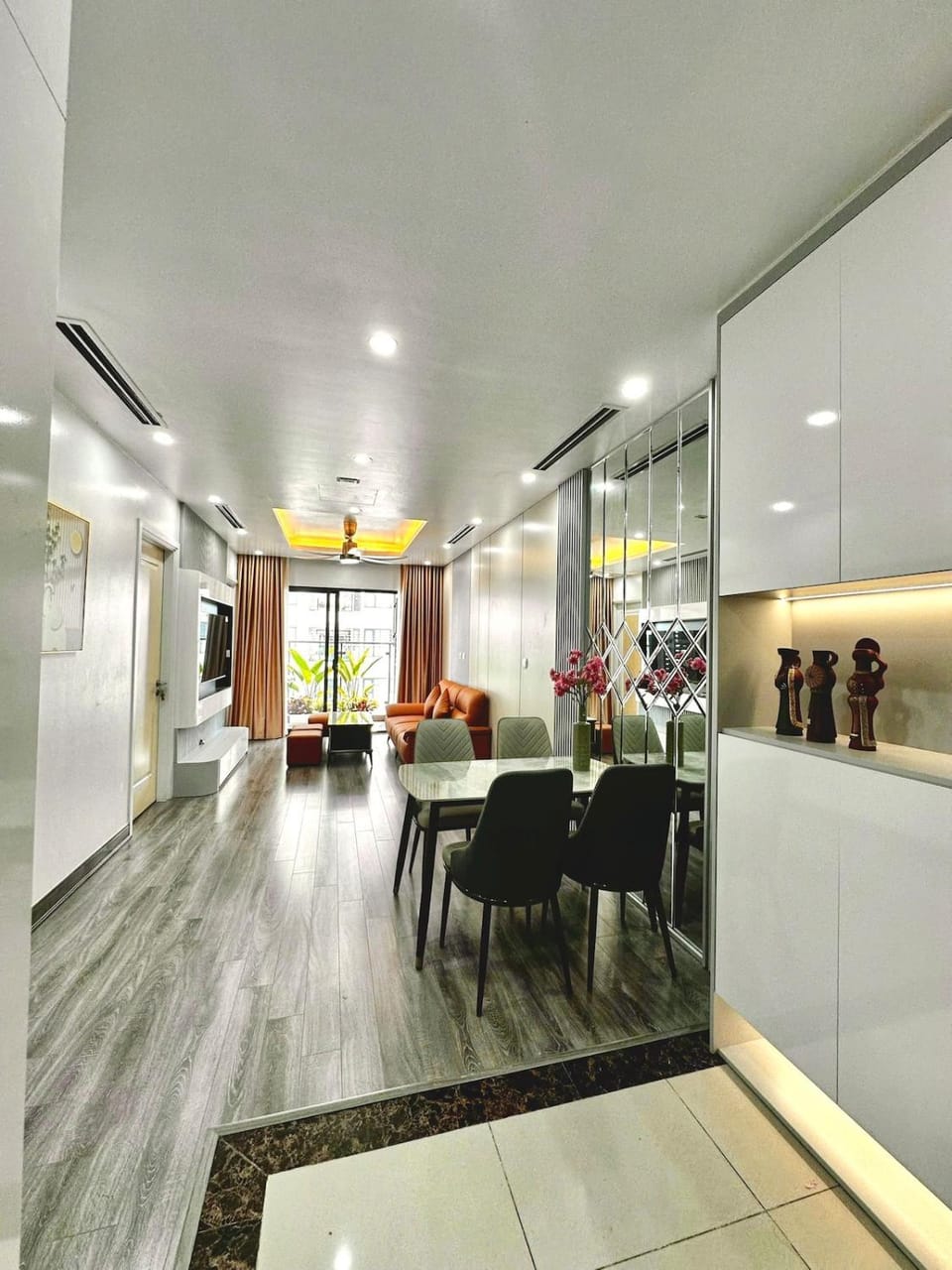 Property building, Restaurant/places to eat, Living room
