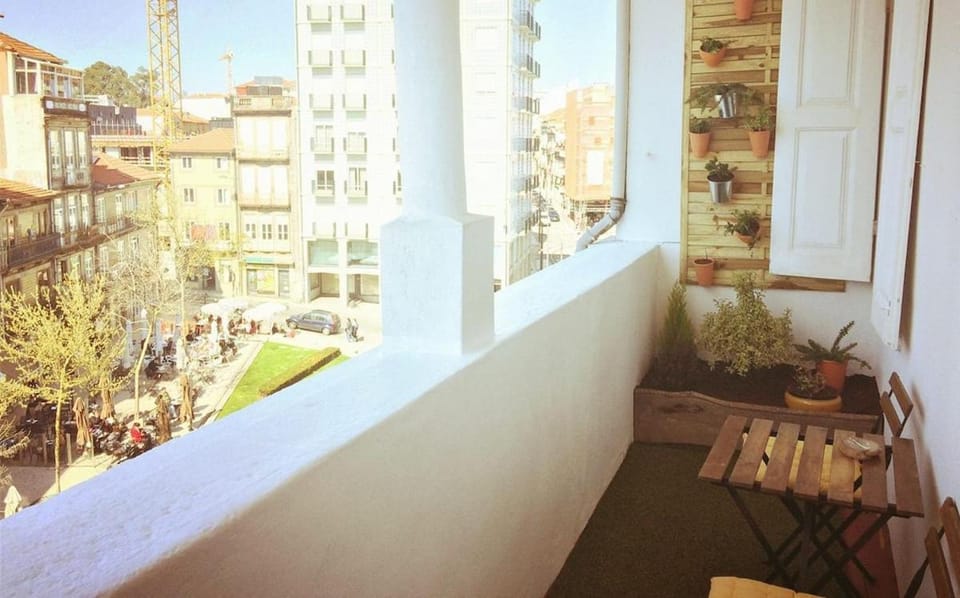 View (from property/room), Balcony/Terrace, City view