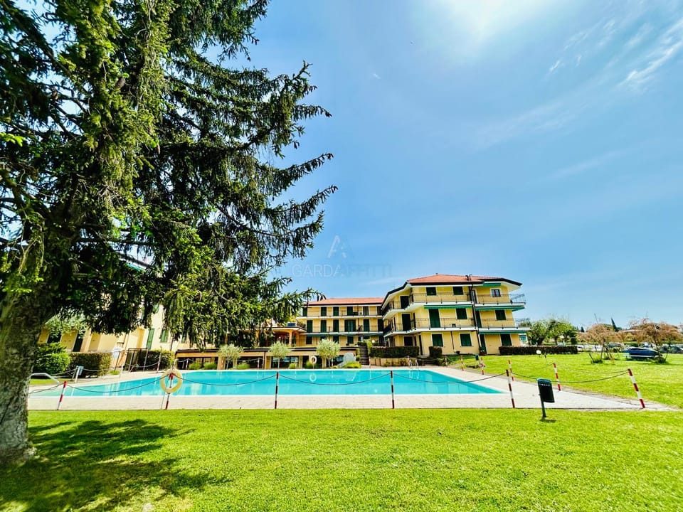 Garden, Swimming pool, Swimming pool