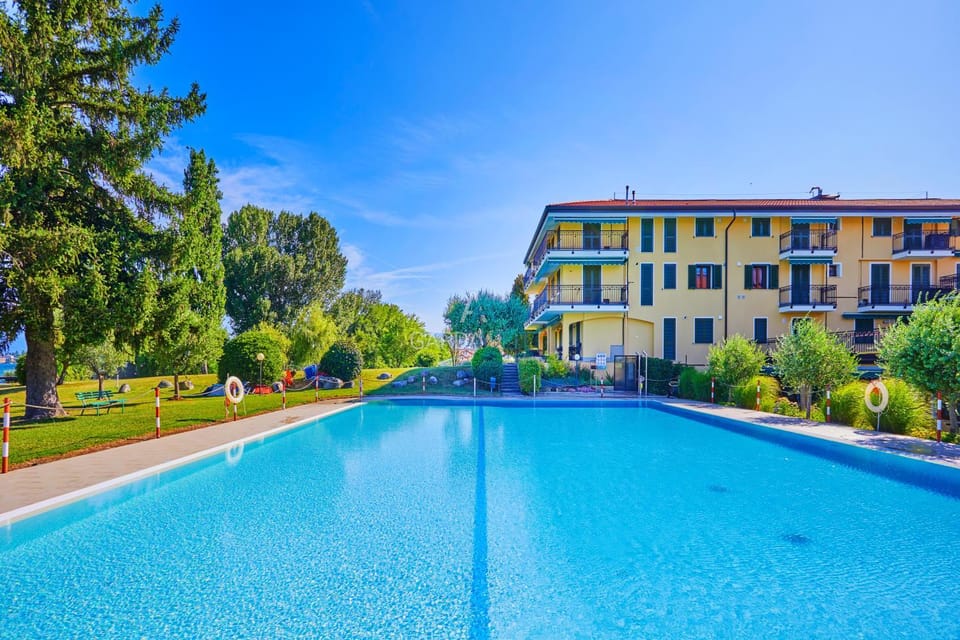 Swimming pool, Swimming pool