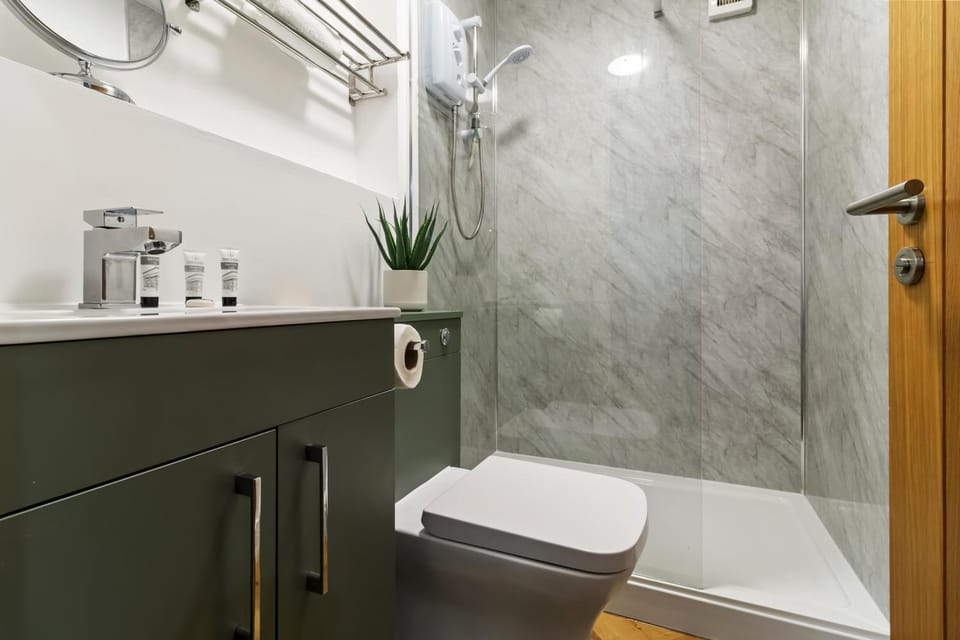 Pippin - Stylish City Centre Studio - Worcester Apartment in Worcester