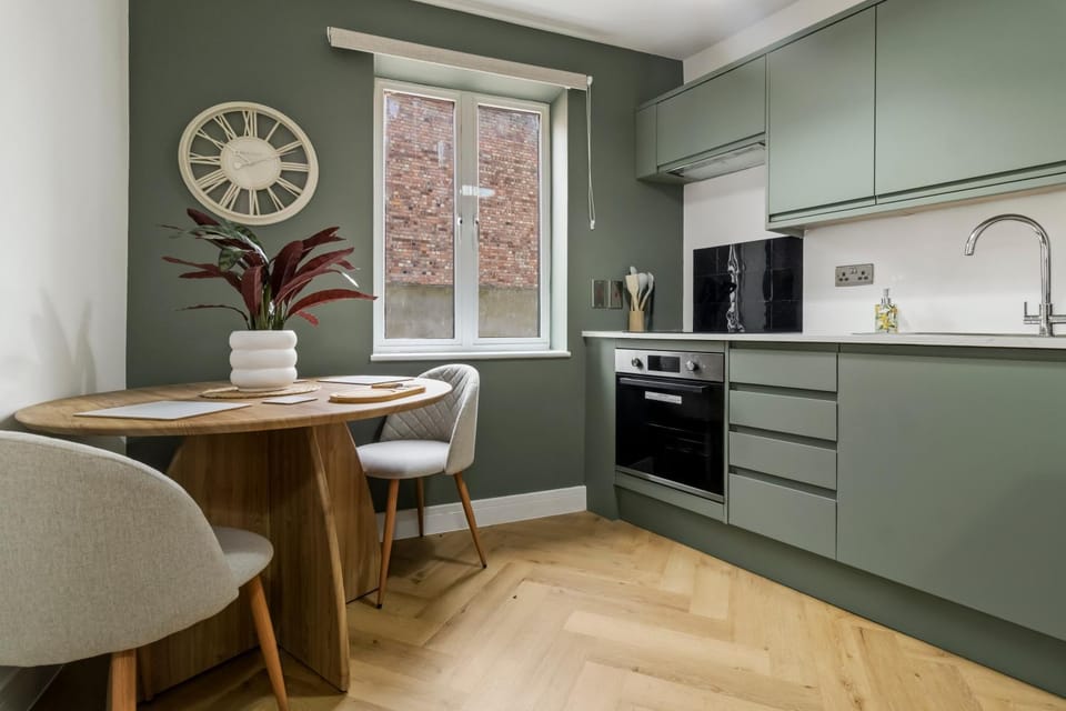 Pippin - Stylish City Centre Studio - Worcester Apartment in Worcester