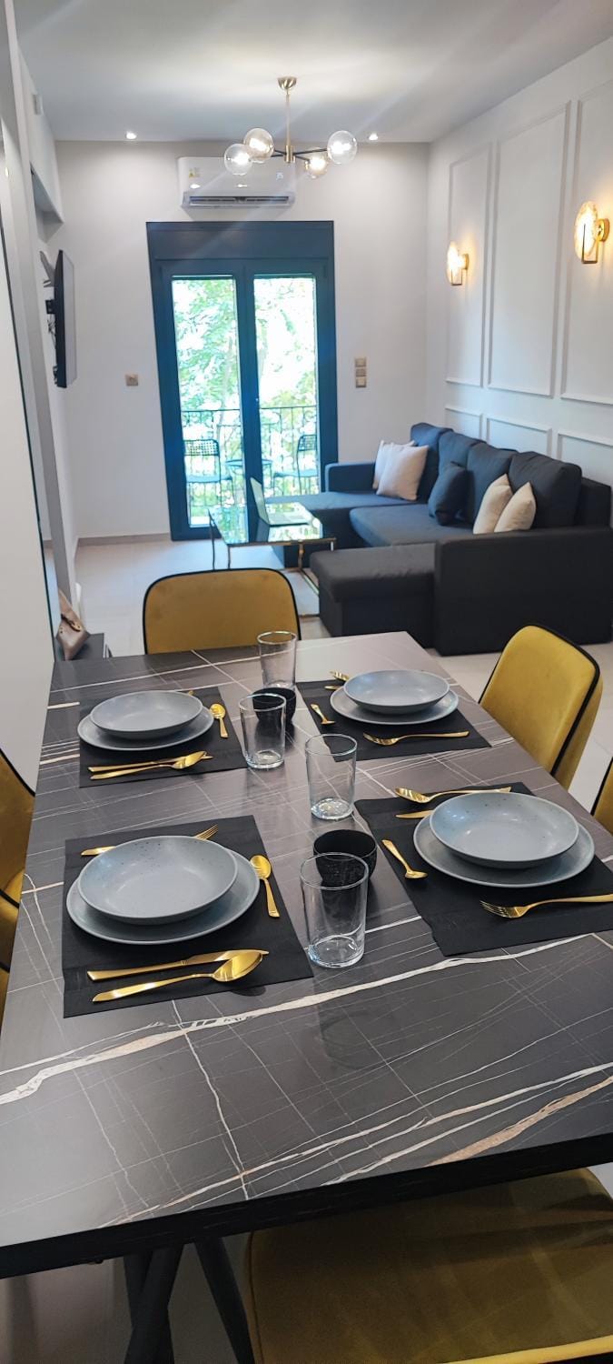 Living room, Seating area, Dining area