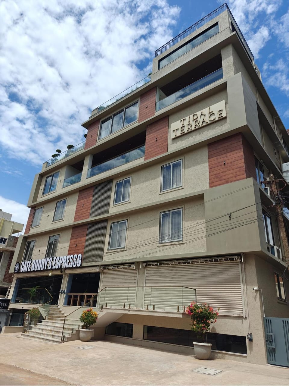 Property building, Facade/entrance
