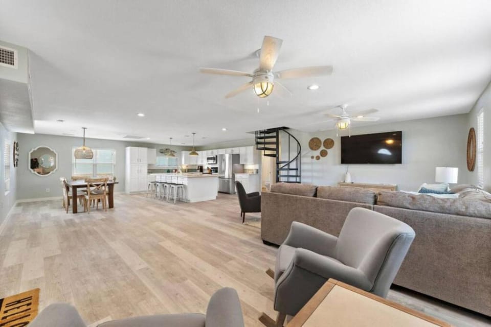 Beach house with game room just minutes from beach House in Bolivar Peninsula