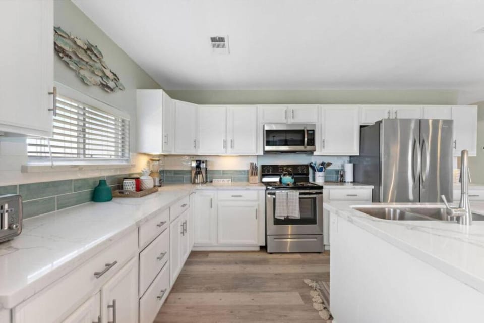 Beach house with game room just minutes from beach House in Bolivar Peninsula