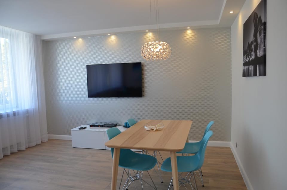 TV and multimedia, Living room, Dining area