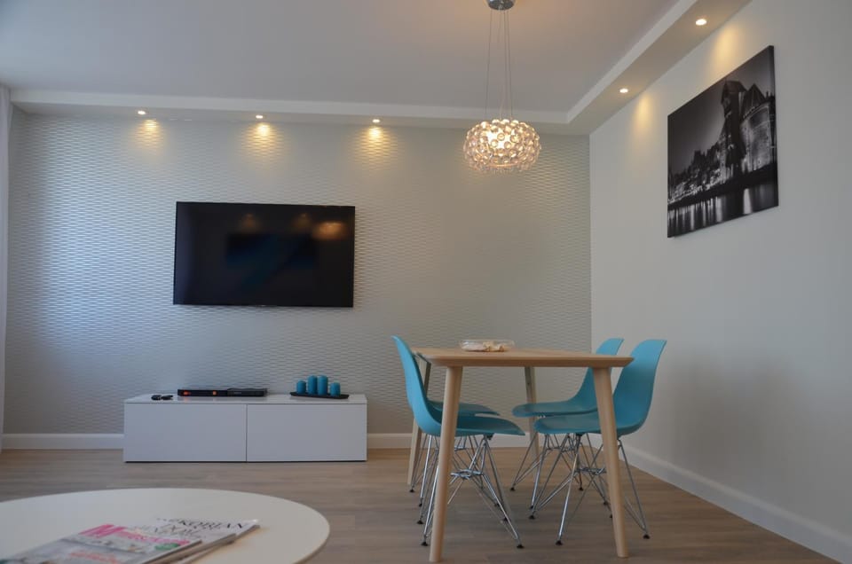 TV and multimedia, Living room, Dining area