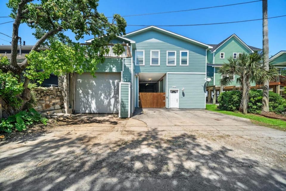 Bayfront Home with Private Pool, Pier, and Firepit House in San Leon
