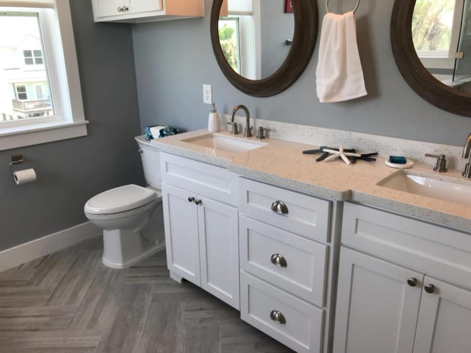 Seahorse Inn - Walk to Sunny Beach and Ocean Views House in Galveston Island