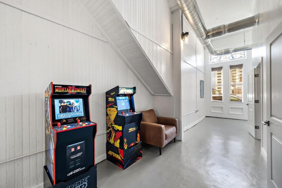 Historic and Central Downtown Galveston Flat Apartment in Texas City