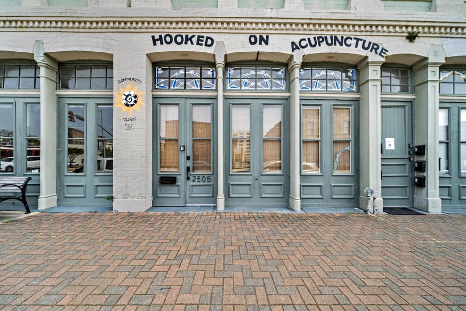 Historic and Central Downtown Galveston Flat Apartment in Texas City