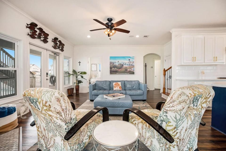 Livin The Dream, Waterfront House in Jamaica Beach