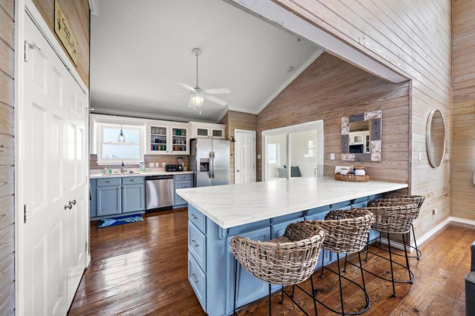 Secluded beachfront home with panoramic ocean views, private pool and huge deck House in Brazoria County