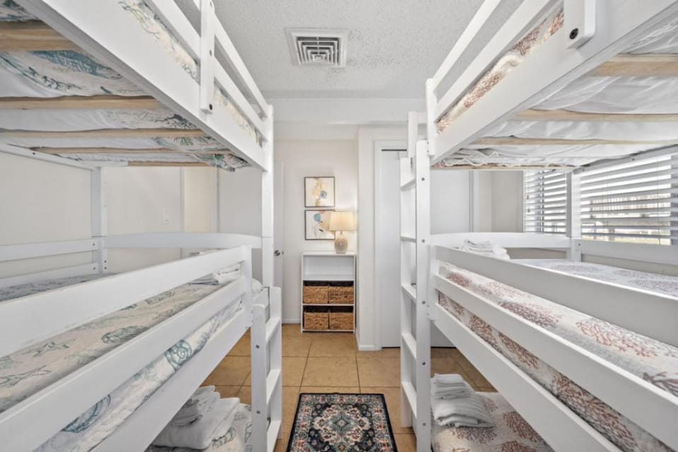 Beach bungalow with stunning ocean views and huge deck just steps away from the beach House in Jamaica Beach