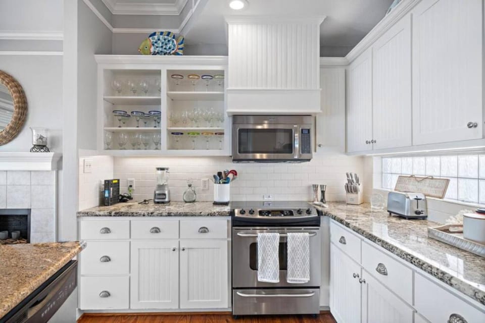 Huge beach house with great views, steps from sand House in Hitchcock