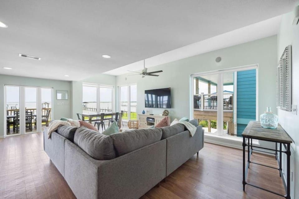 Galveston Bay Front Home with Private Pool and Pier House in San Leon