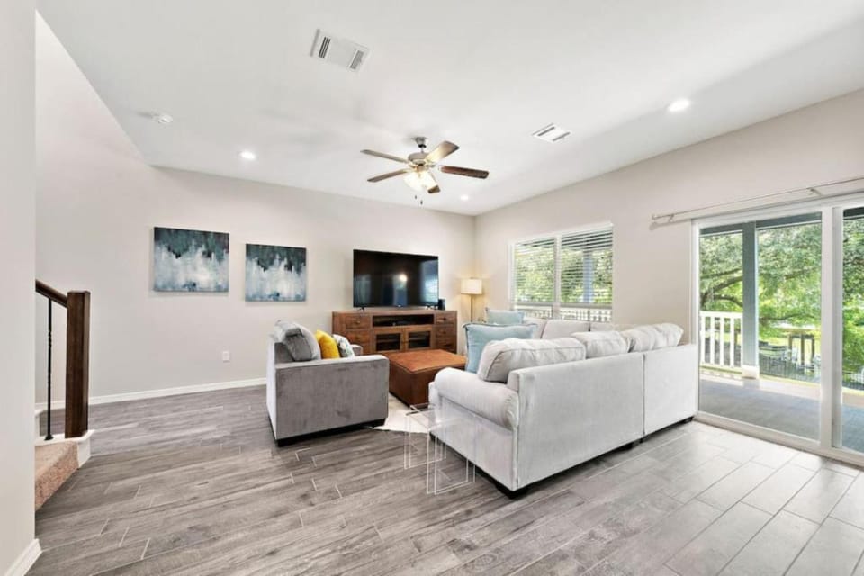 Beautiful home with lake views and in-ground pool House in Lake Livingston
