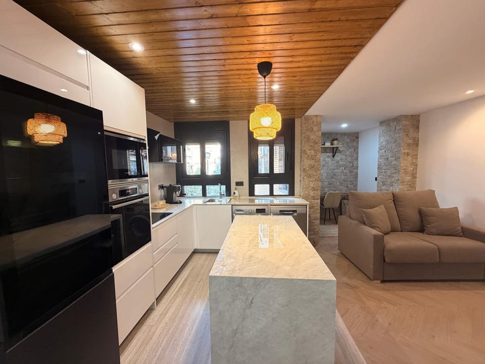 Kitchen or kitchenette, Living room