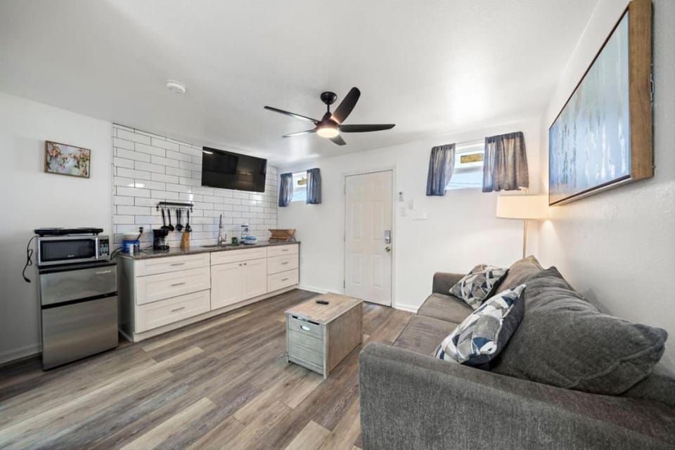 Charming Studio on Seawall, Close to Cruise Port House in Texas City