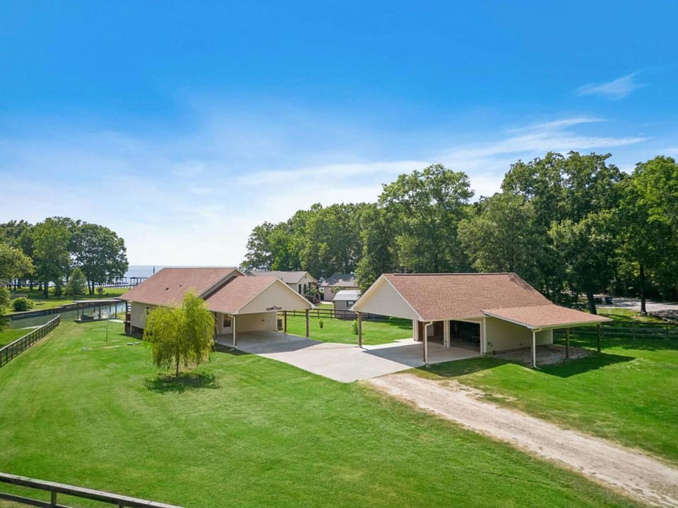 Lakefront home with huge yard and picturesque front Porch House in Lake Livingston