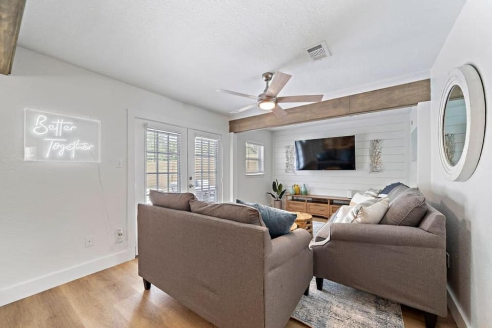 Beautiful home with pool near Kemah Boardwalk House in Kemah