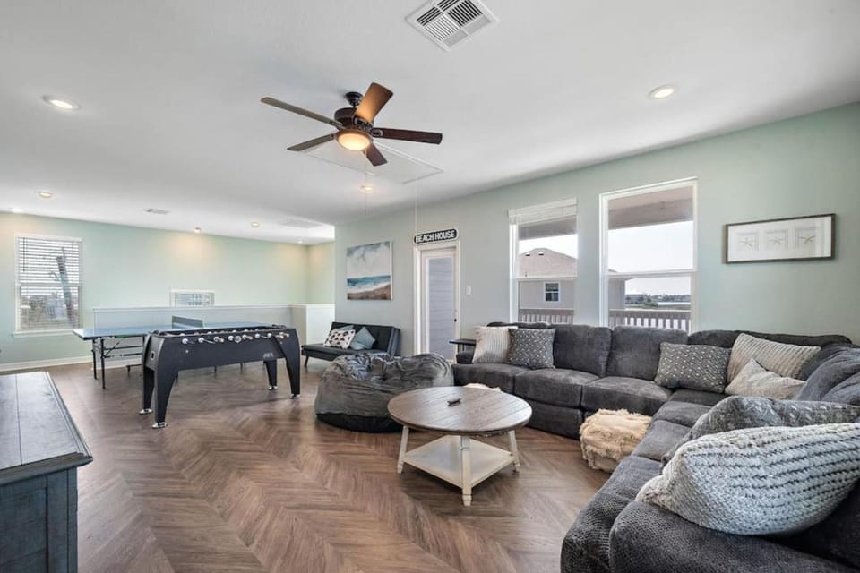 Beautiful bay home with breathtaking views from two decks and boardwalk with fishing pier House in Hitchcock