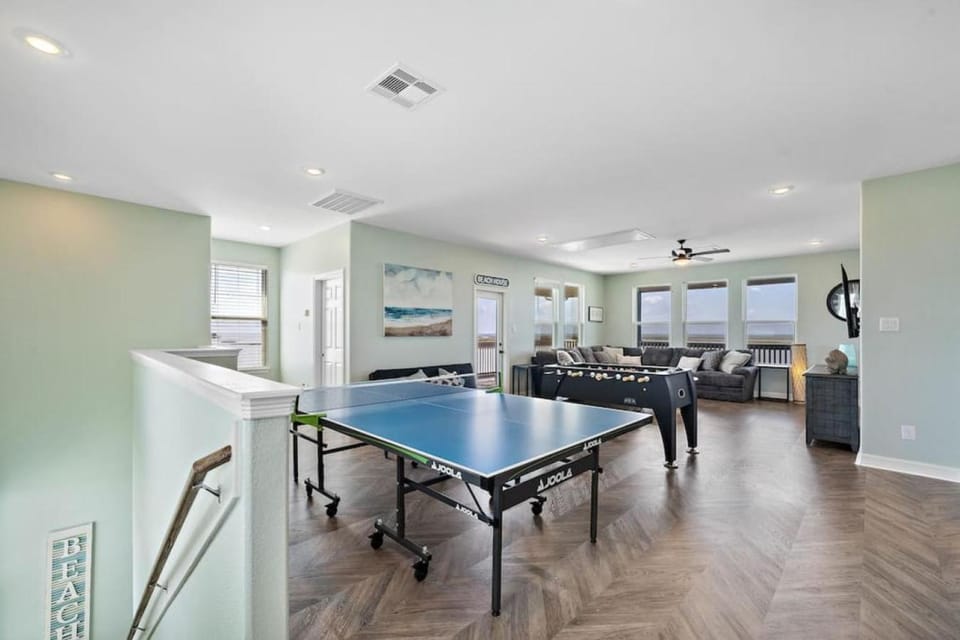 Beautiful bay home with breathtaking views from two decks and boardwalk with fishing pier House in Hitchcock