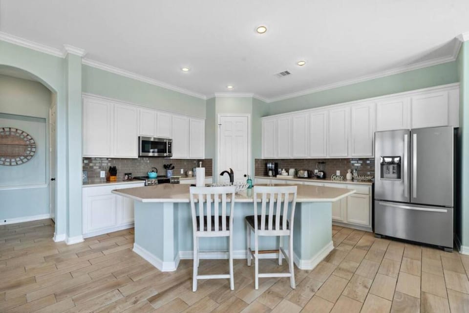 Beautiful bay home with breathtaking views from two decks and boardwalk with fishing pier House in Hitchcock