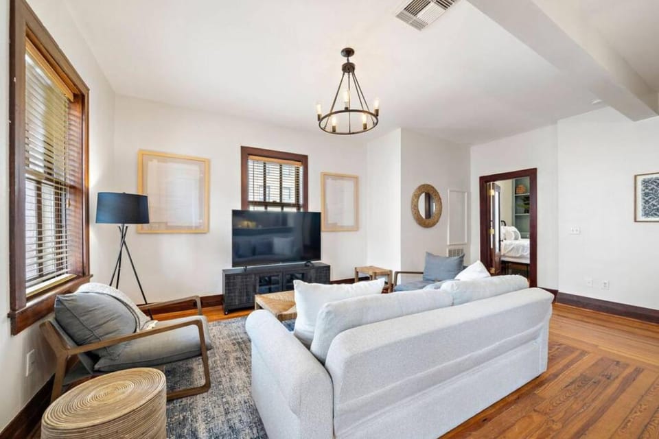 The perfect loft in the perfect location for everything Galveston has to offer Apartment in Texas City