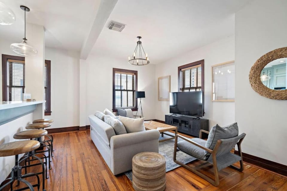 The perfect loft in the perfect location for everything Galveston has to offer Apartment in Texas City