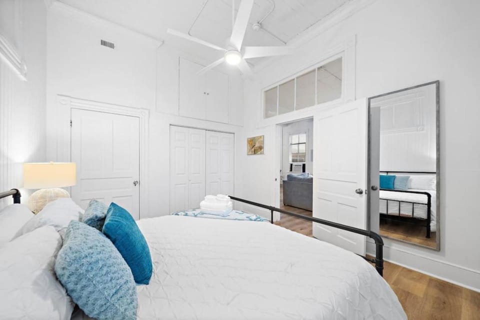 Historic Loft in the Heart of Downtown Galveston Apartment in Texas City