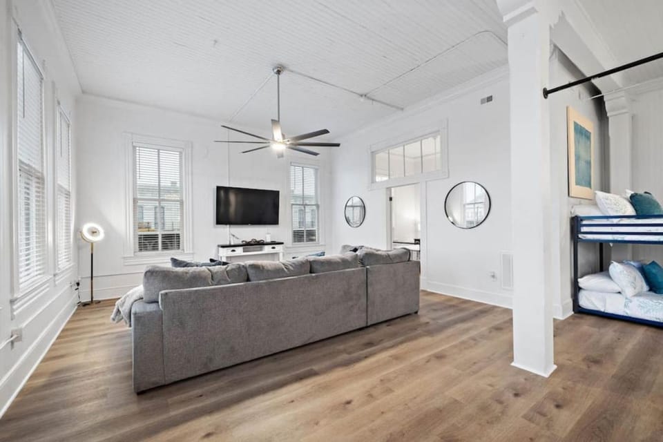 Historic Loft in the Heart of Downtown Galveston Apartment in Texas City