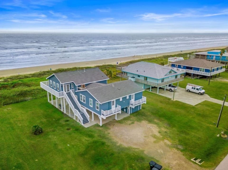 Classic beachfront home with panoramic ocean views and multiple decks House in Jamaica Beach