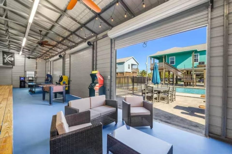 Gorgeous Home with Huge Private Pool and Game Room House in San Leon