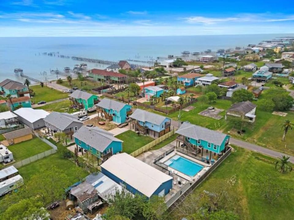 Gorgeous Home with Huge Private Pool and Game Room House in San Leon