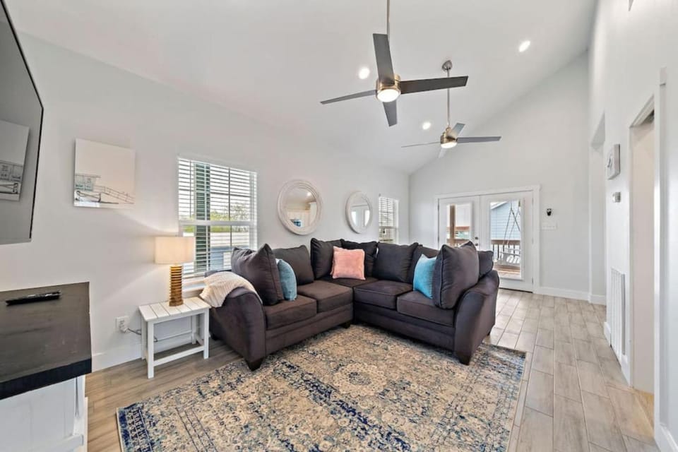 Gorgeous Home with Huge Private Pool and Game Room House in San Leon