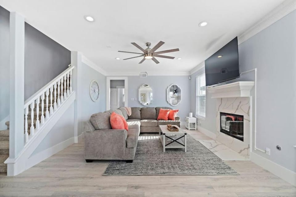 Family home in west Galveston with arcade, close to the beach House in Galveston Island